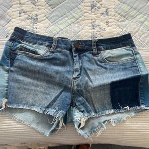 BLANK NYC Little Queenie Patch Denim Shorts size 28